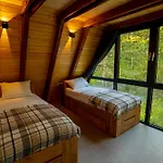 Continental Adventure - Mountain Escape & Glamping 利夫诺