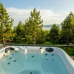 Continental Adventure - Mountain Escape & Glamping Rezort *